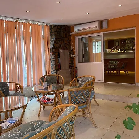 Orange House Gæstehus