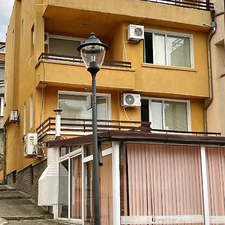 Gasthof Orange House